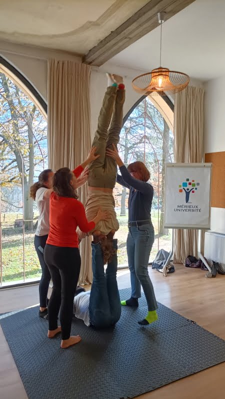 Biomerieux team building Acroyoga en entreprise